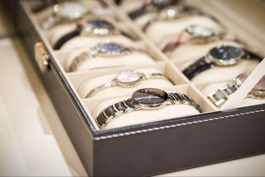 we-buy-watches-jewelry-by-design
