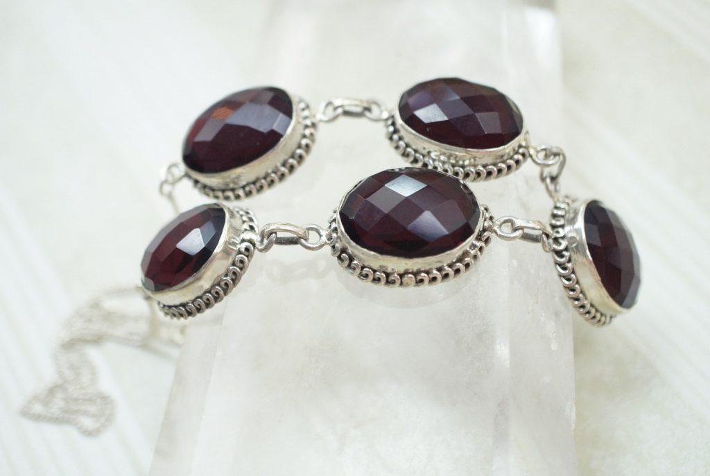 garnet-necklace